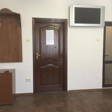 Міні-Готель Нептун Rivne Ngoại thất bức ảnh