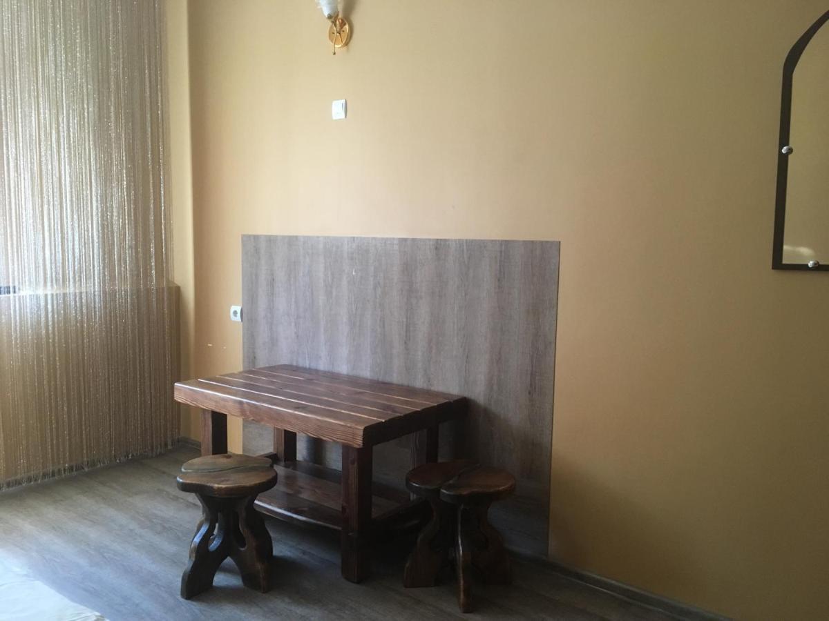 Міні-Готель Нептун Rivne Ngoại thất bức ảnh